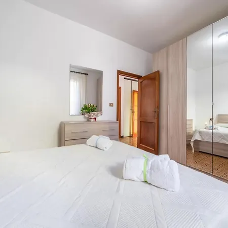 Apartamento A Welcoming Ground-floor Porto Torres